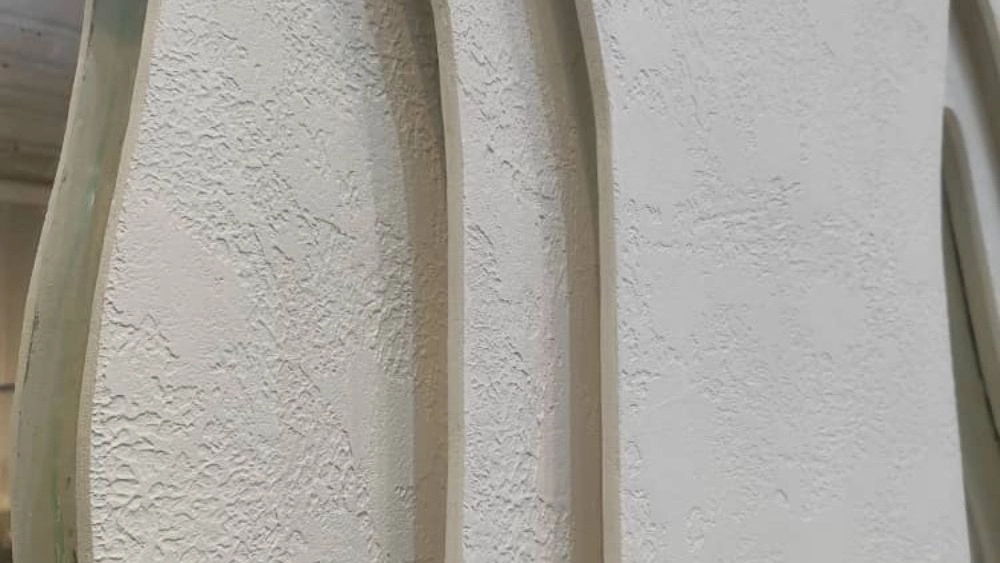 Advantages of microcement over ceramic, stone and epoxy in construction